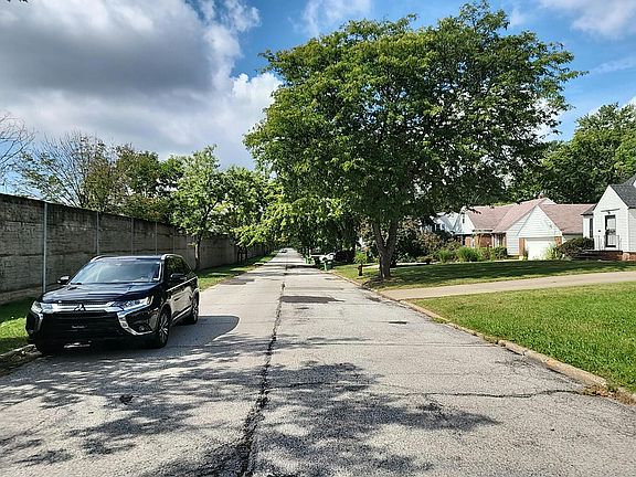 5th image of 19619 Preston Rd
