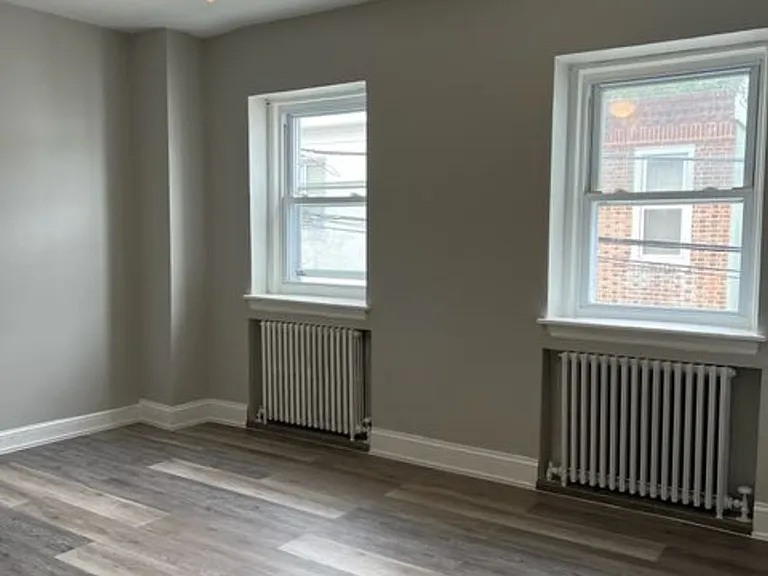 6406 Pearl St — Photo 1