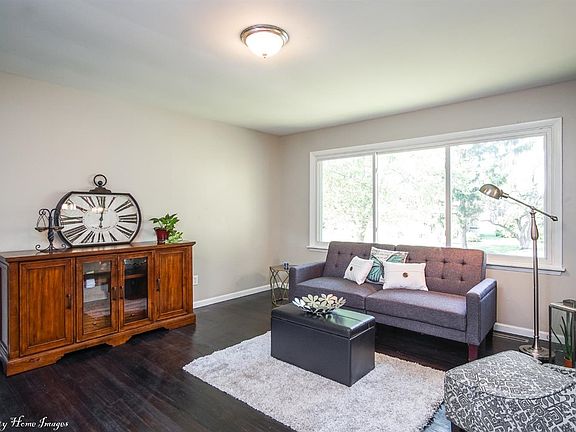 2nd image of 5603 Redwood Ave