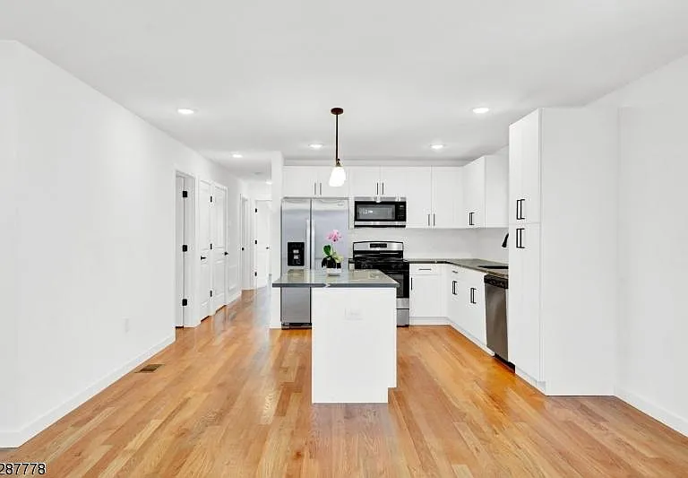 757 Seaport Dr #1 — Photo 19