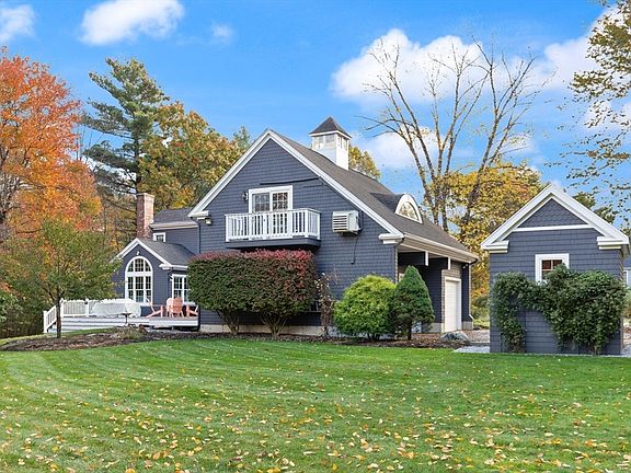 2nd image of 22 Flyaway Pond Dr