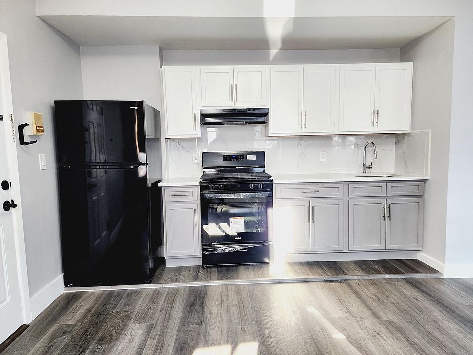 2nd image of 379 Avenue C APT 2