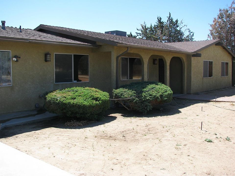 1st image of 8851 7th St
