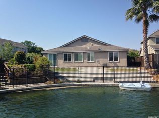 1424 Oasis Ln, Patterson, CA 95363