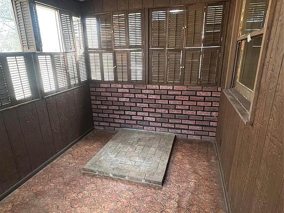 5th image of 9014 Clarion Dr