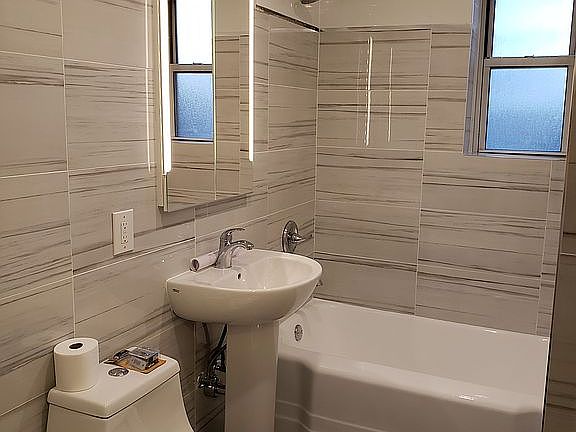 4th image of 18-70 211th St #6K