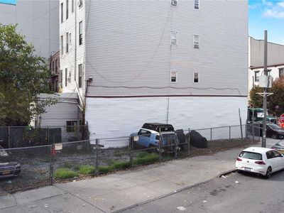 194 Greenpoint Avenue, Brooklyn, NY, 11222