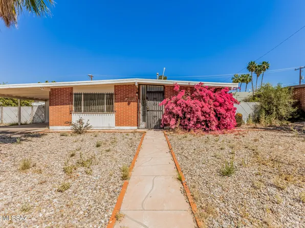 7427 E Juarez St, Tucson, AZ 85710