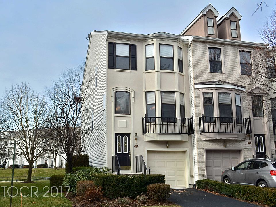 1st image of 323 Wilshire Dr