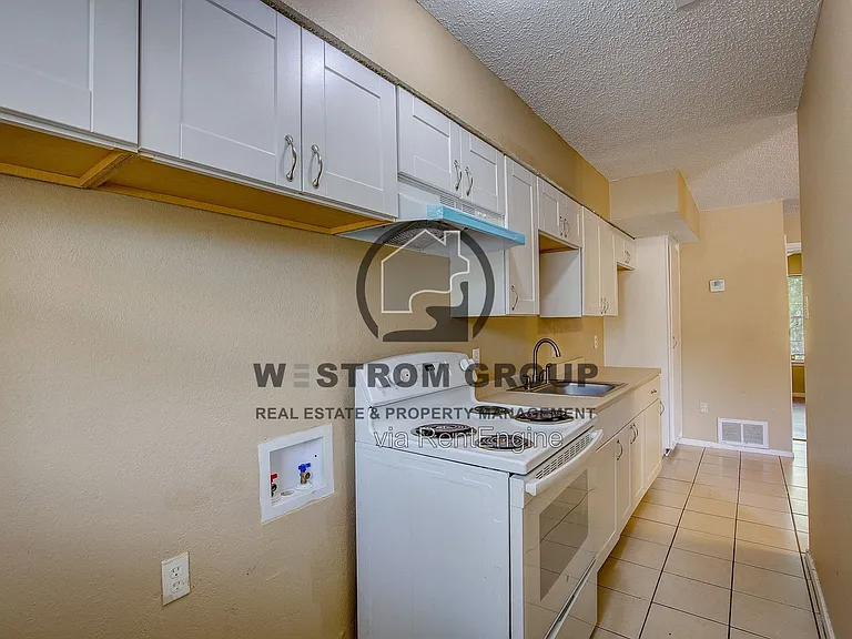 2700 S Adams St — Photo 11