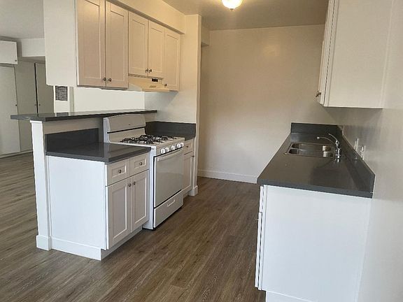 3rd image of 1724 Peyton Ave APT B