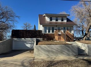 209 8th Ave SE, Minot, ND 58701