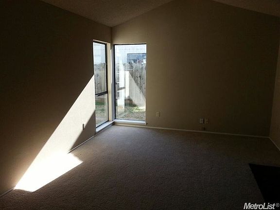 3rd image of 7625 Pine Valley Dr