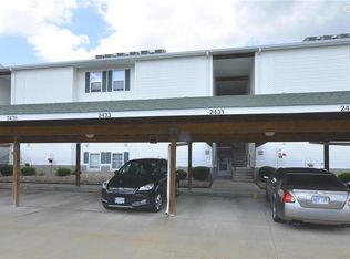 2435 NE 68th St, Gladstone, MO 64118
