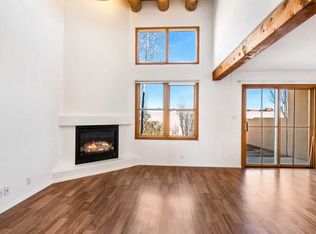 9 Camino Esperanza, Santa Fe, NM 87507