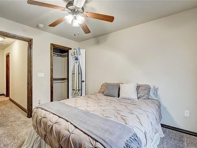 2301 Bretford Way — Photo 38