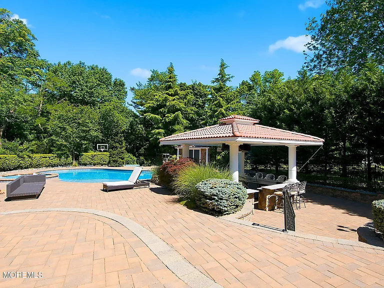39 Hilltop Rd — Photo 60