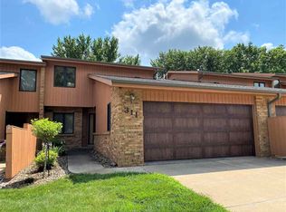 311 E 26th St, Yankton, SD 57078