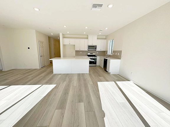 5th image of 19507 Season Grove Dr