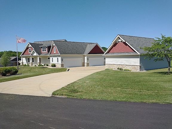 3rd image of 161 Brook Hill Ln