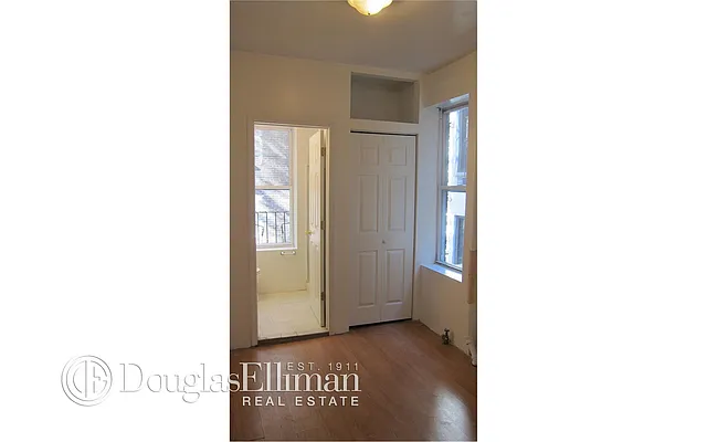 Rented by Douglas Elliman | media 38