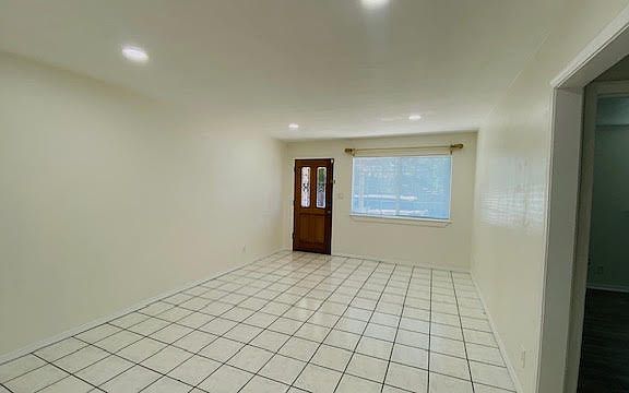 3rd image of 363 Orchard Ave