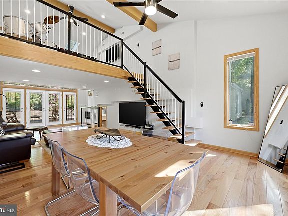 5th image of 10929 Howland Dr