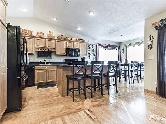 2nd image of 5222 W Vale Ct