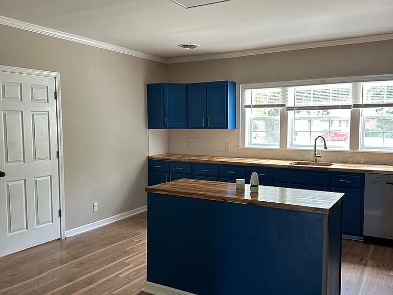 1008 Speight St — Photo 4