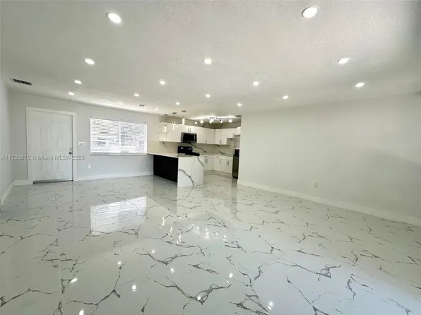 2371 NW 174th Ter, Miami Gardens, FL 33056