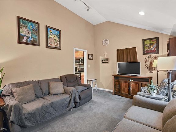 4th image of 12820 Longmead Ave