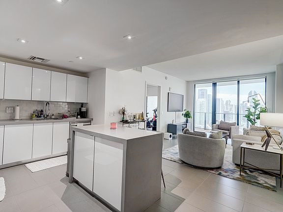 5th image of 1600 NE 1st Avenue #3607