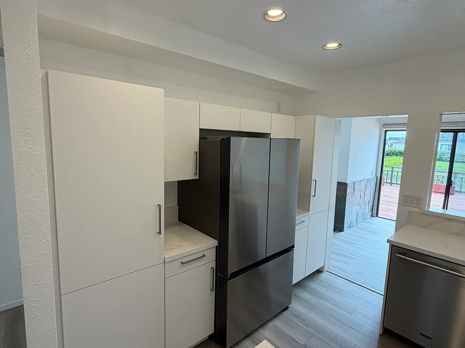 3 bed, 2.5 bath, 1800 sqft, $7,500 — Photo 4