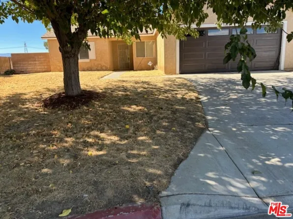 17820-17820 Bridgeport St, Adelanto, CA 92301
