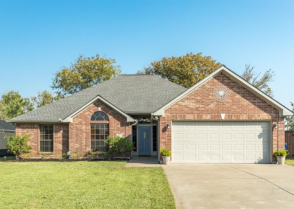 1st image of 215 Audubon Woods Ct
