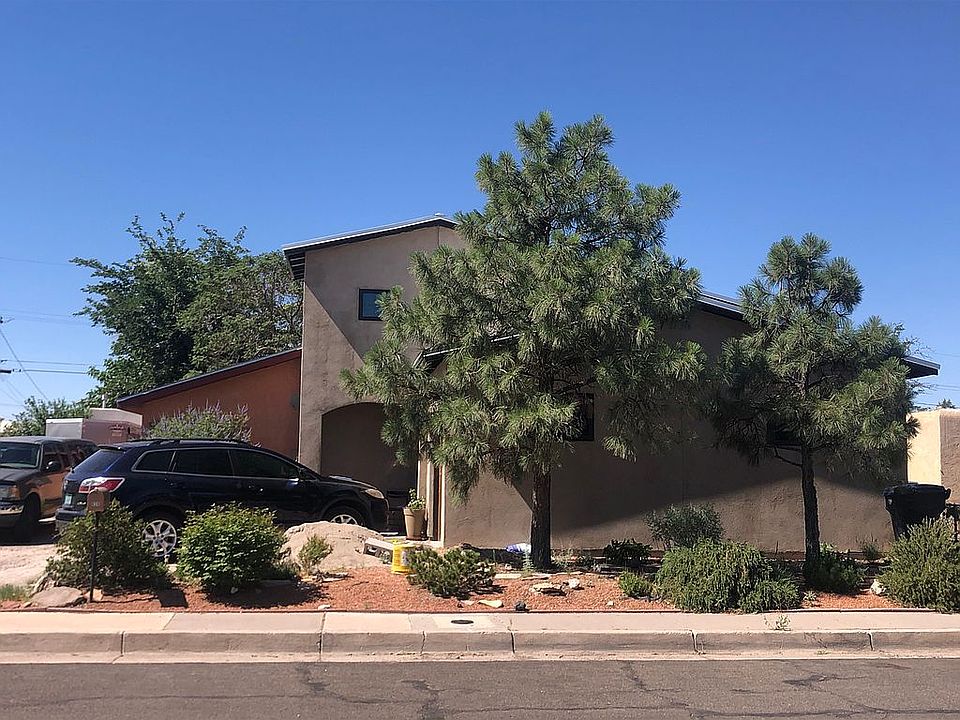 2nd image of 828 Ponderosa Ave NW