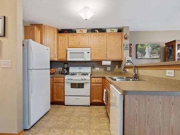 5th image of 14463 Basswood Ln