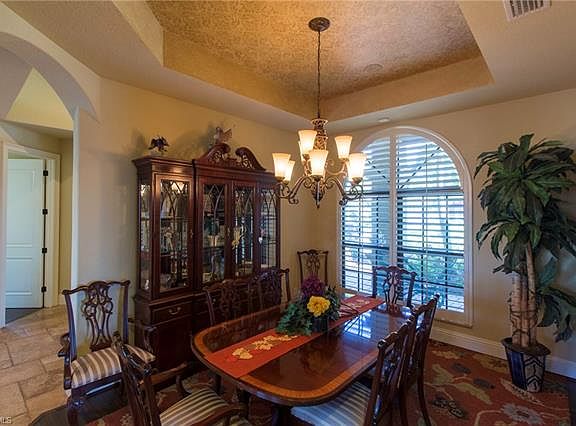 4th image of 5324 SW 21st Pl