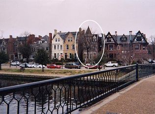 412 Mowbray Arch #2, Norfolk, VA 23507