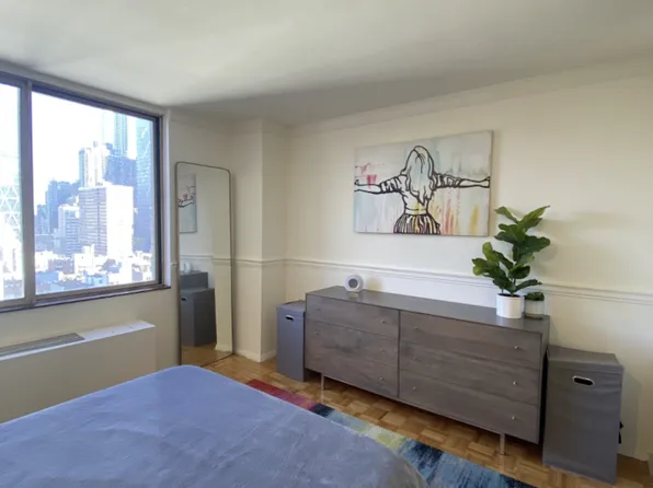 350 West 50th Street image 3 of 17