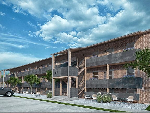 2nd image of 519 N Manhattan Ave #6
