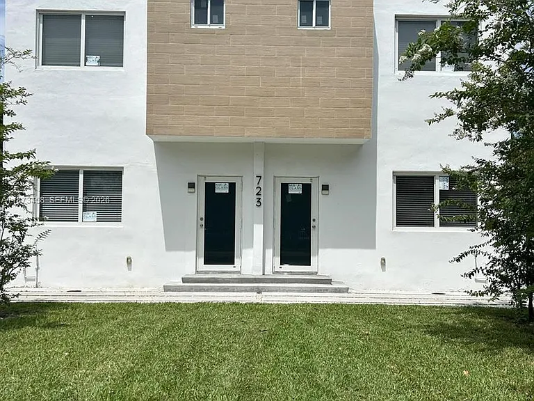 723 NW 19th Ave #B — Photo 1