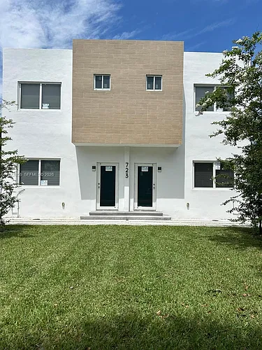 723 NW 19th Ave Photo 1