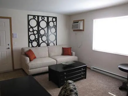 Courtyard Apartment Homes — Photo 3