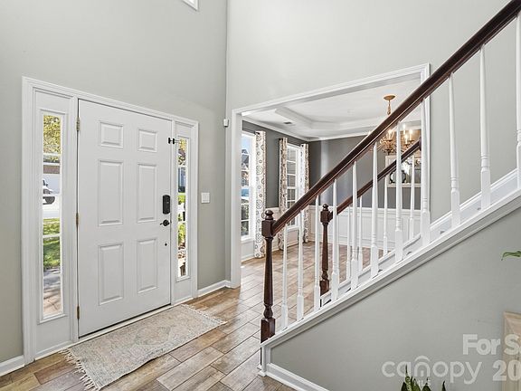 5th image of 125 N Wendover Trce