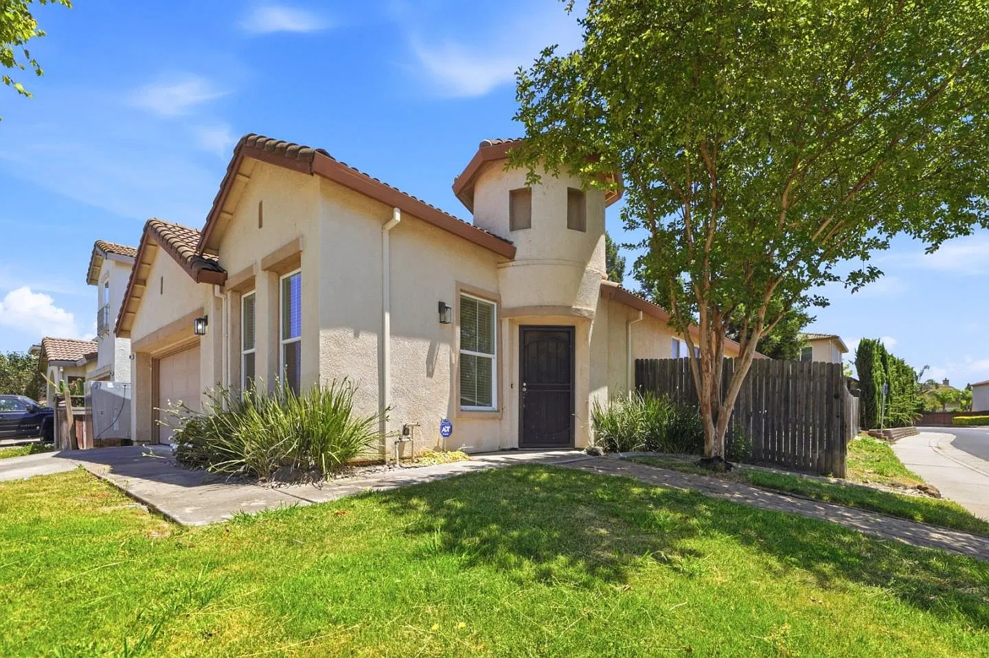 4 bed, 1712 sqft, $2,900 — Photo 1