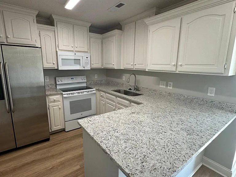 3621 Beacon Dr — Photo 10