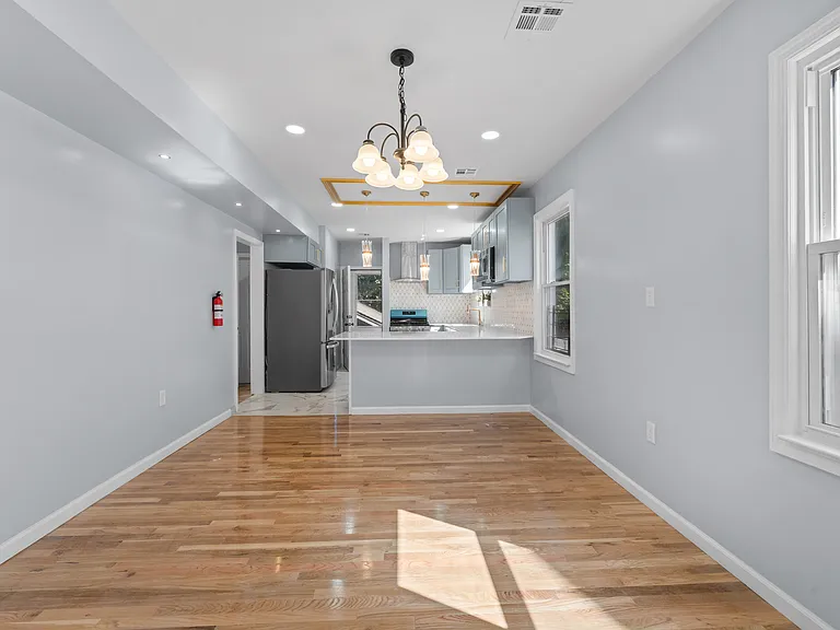 246 Lincoln Pl #1 — Photo 4