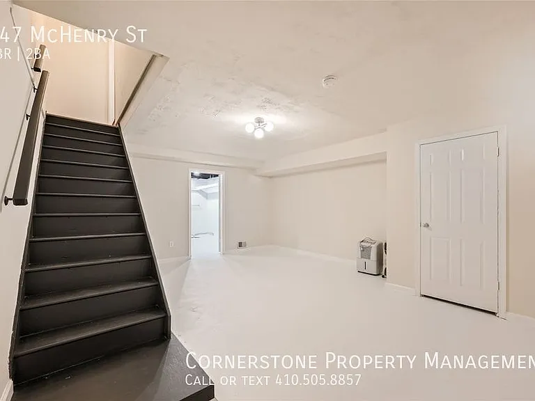 847 McHenry St — Photo 13