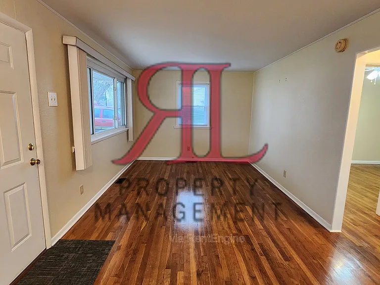 2436 Charlemagne St — Photo 11